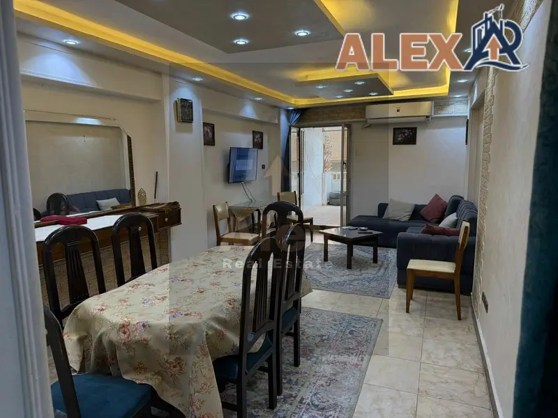 شقة مفروشة في سابا باشا خطوات من البحر