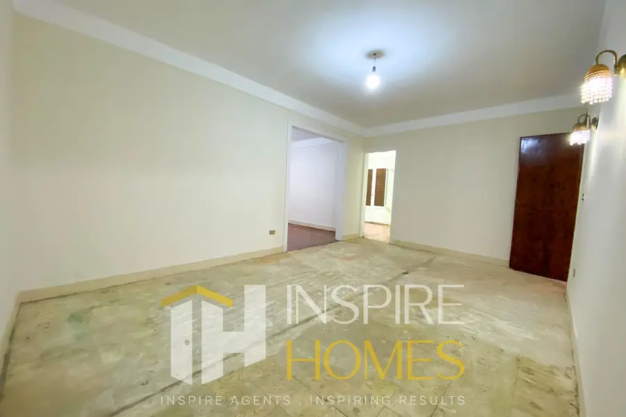 Apartment for rent on Omar Al Mokhtar Street, Gianaclis