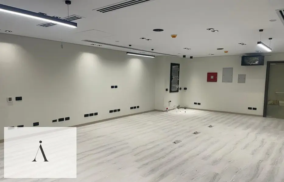 Office for rent 68 sqm fully finished in Hyde Park Business