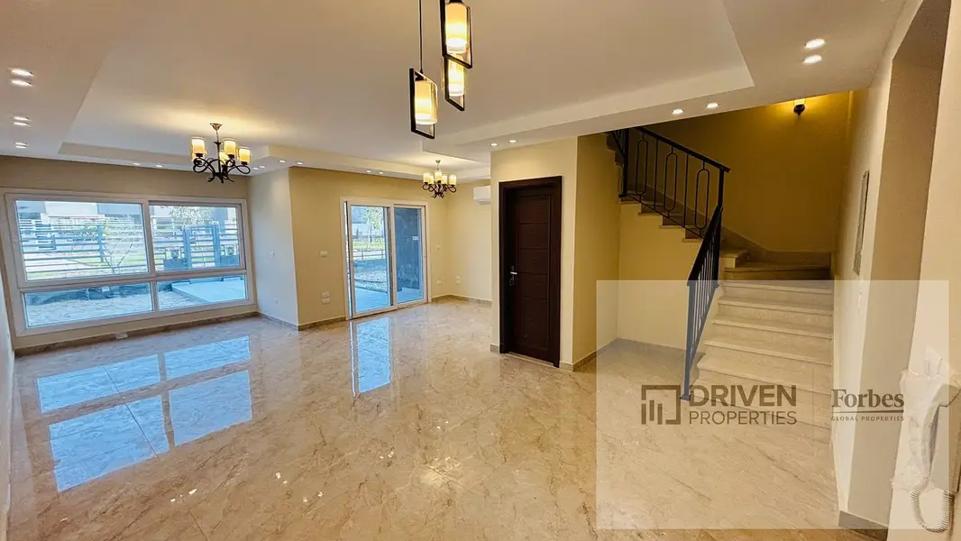 Townhouse for rent in Compound Kayan 6th of October