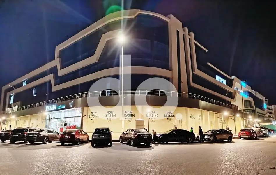 Corner retail shop for rent in an excellent location in New Narjes