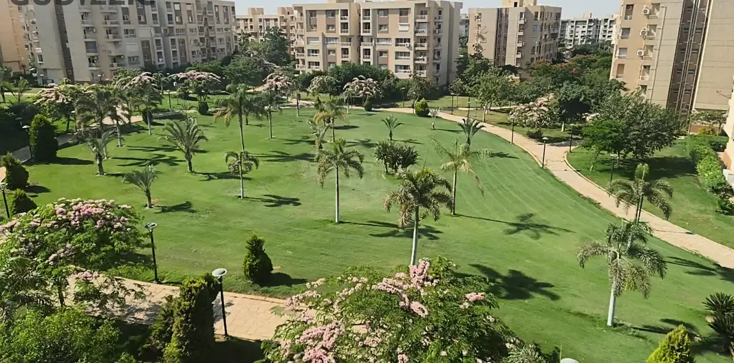Apartment for rent in Madinaty B11 with garden view