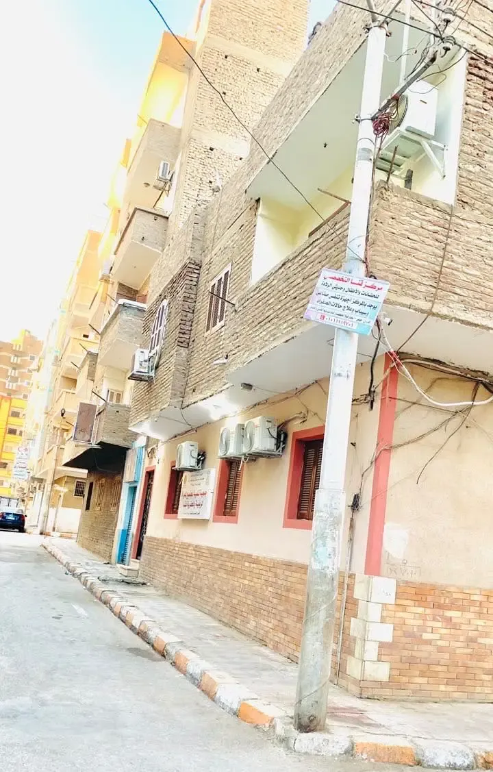 وحدة تجارية ٢٠٠ متر للإيجار بحوض ١٠