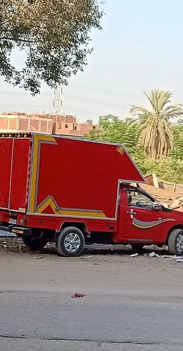 Closed box pickup truck for rent with driver