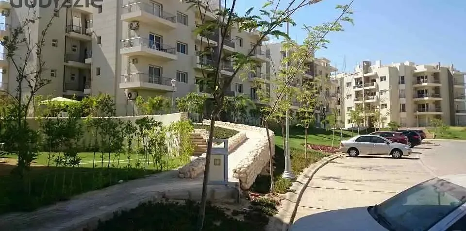 شقة للإيجار في كمبوند The Address بالشيخ زايد