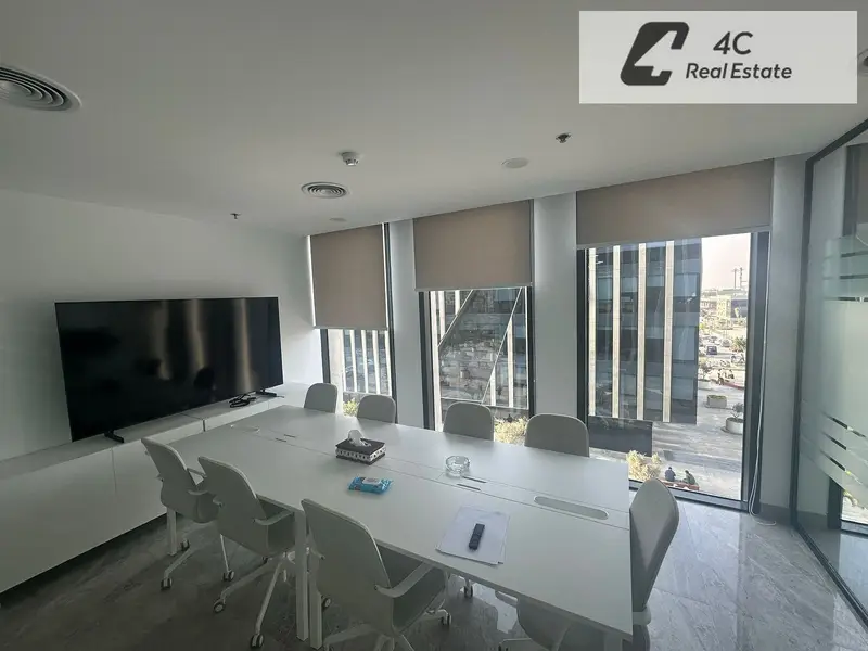 مكتب إداري متشطب للإيجار في ايستاون EDNC القاهرة الجديدة