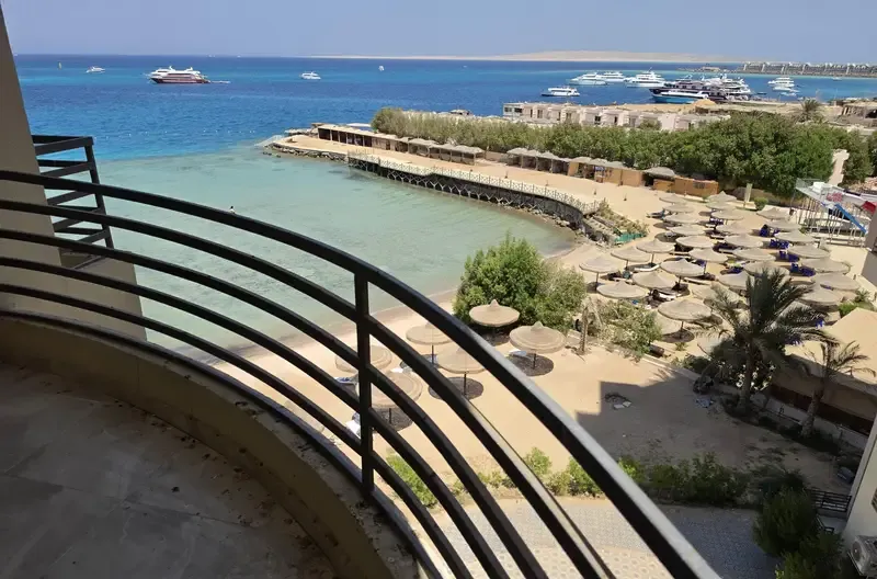 استوديو للايجار على البحر مباشرة