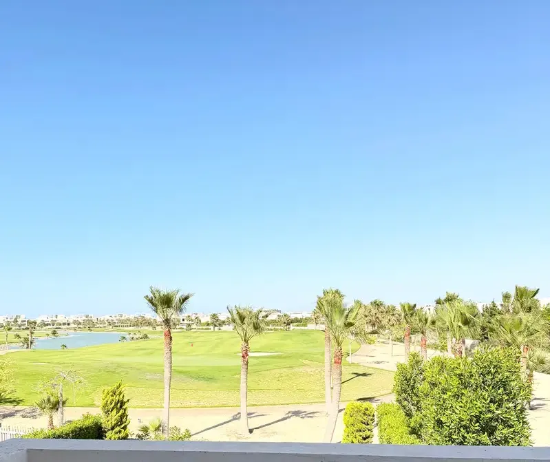 شاليه فاخر للإيجار بـ هاسيندا باي - روف خاص