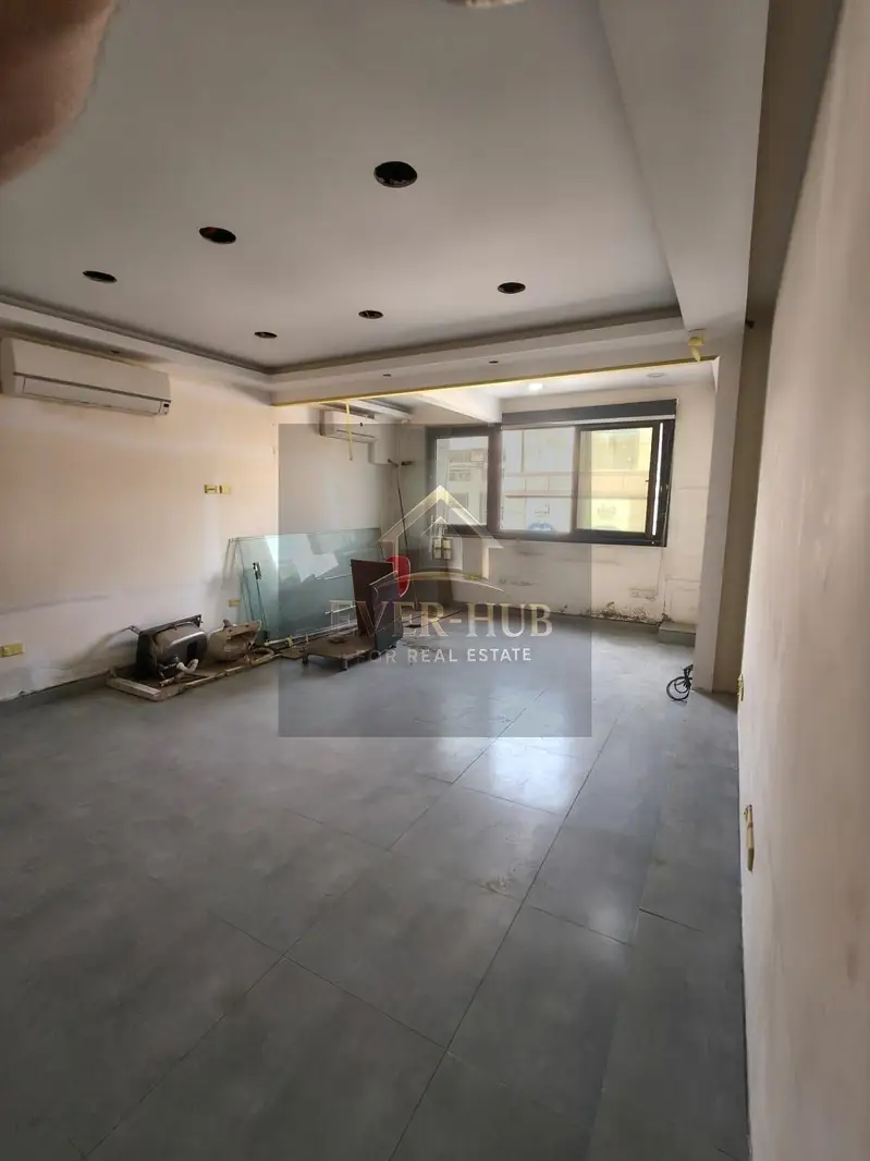 عيادة للايجار بالشيخ زايد مول داون تاون