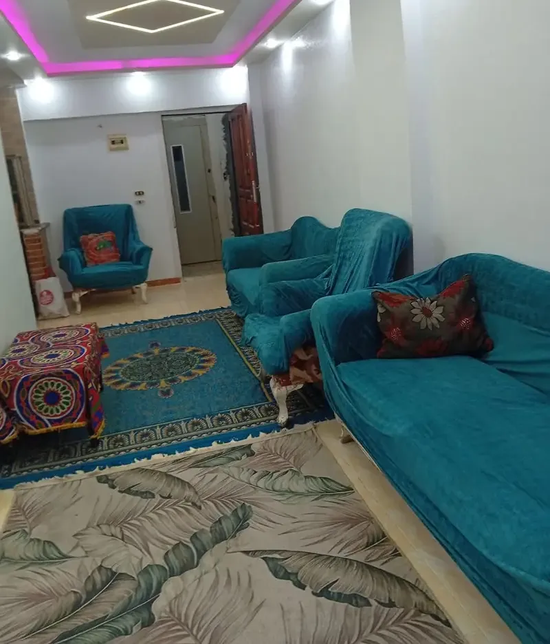 شقة مفروشة للايجار بشاطئ النخيل العجمي