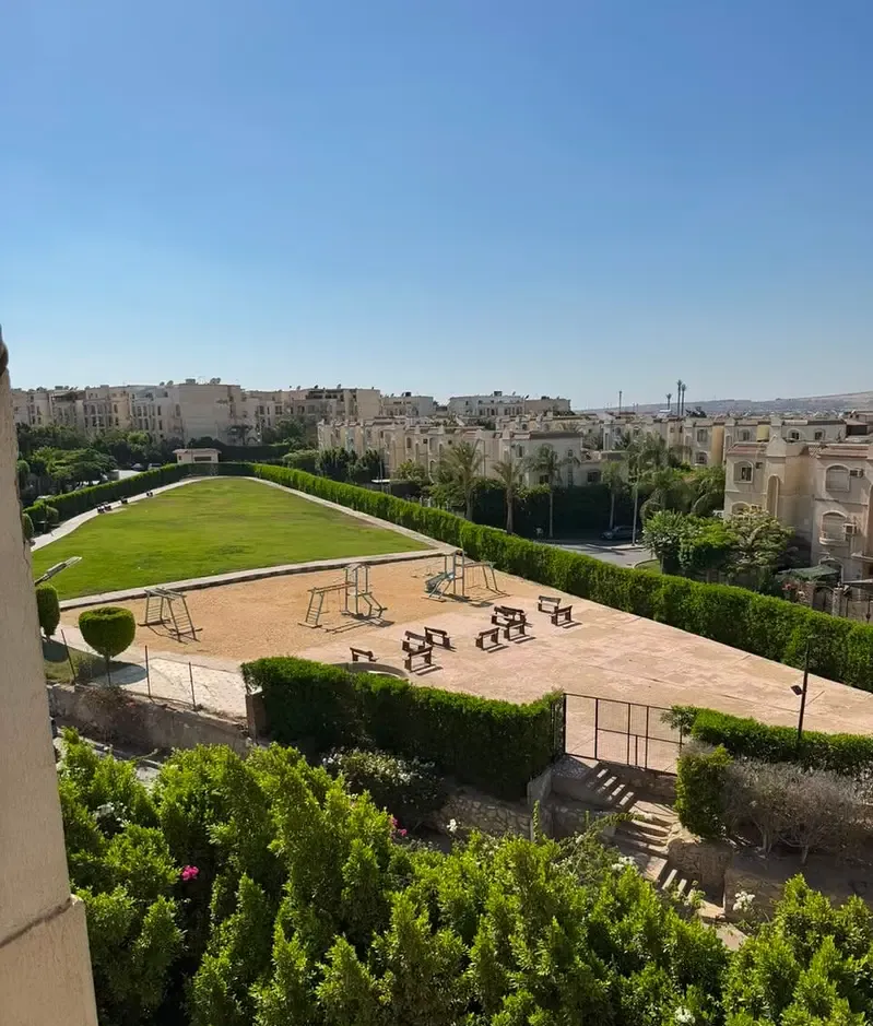 شقة مفروشة للايجار كمبوند حدايق المهندسين بالشيخ زايد