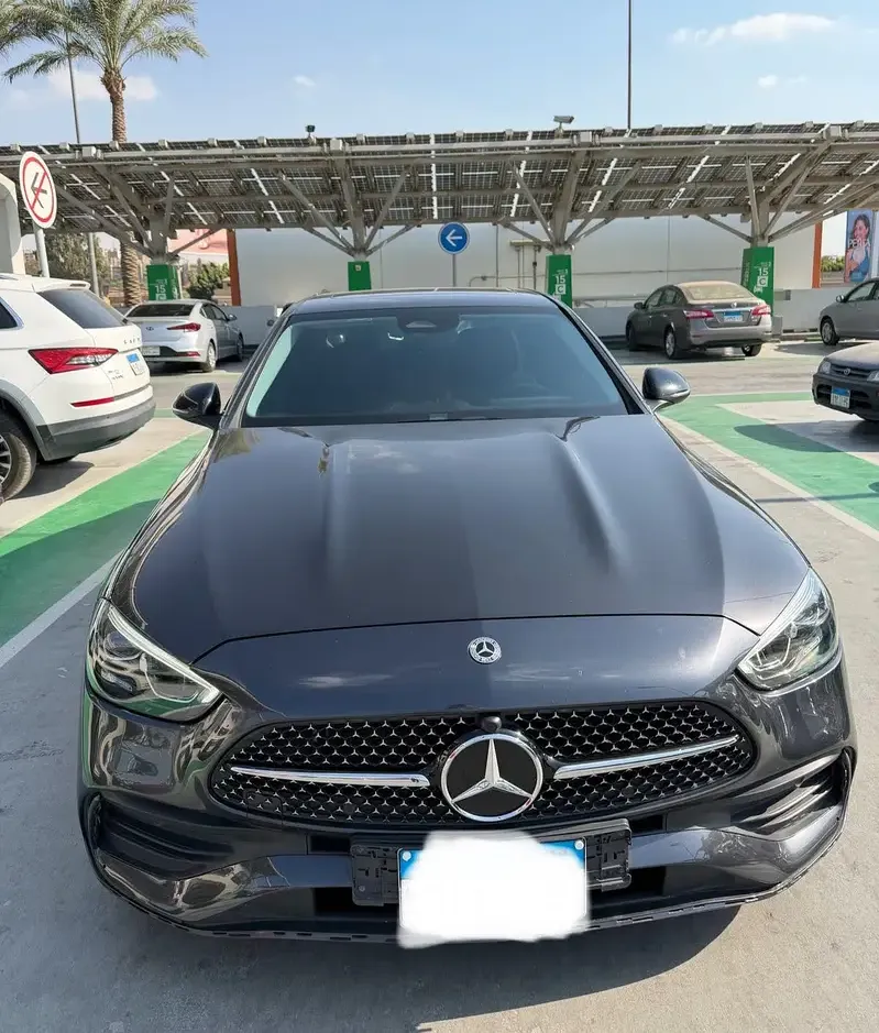 مرسيدس C300 موديل 2023 للإيجار