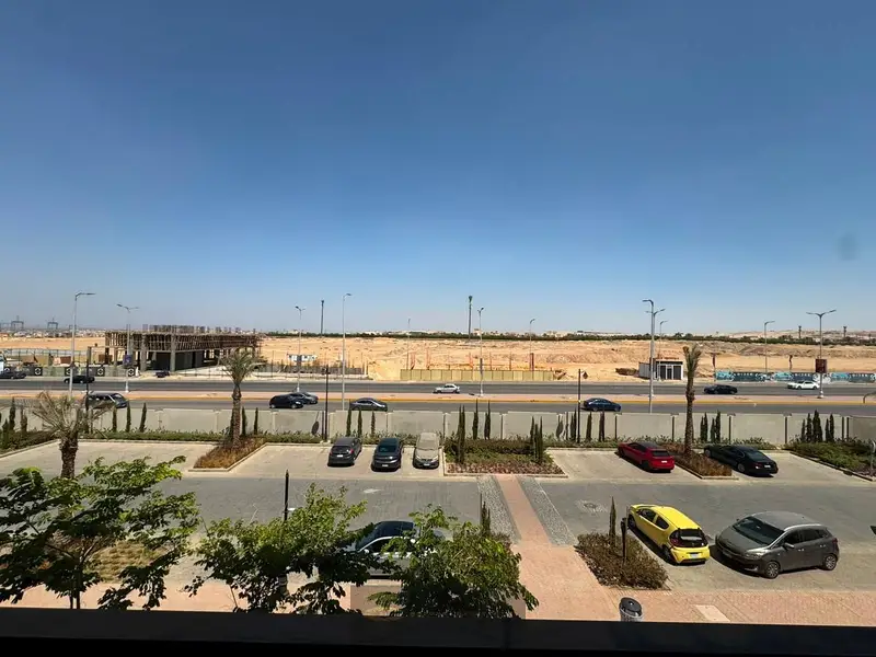 شقة للإيجار في Village West – الشيخ زايد