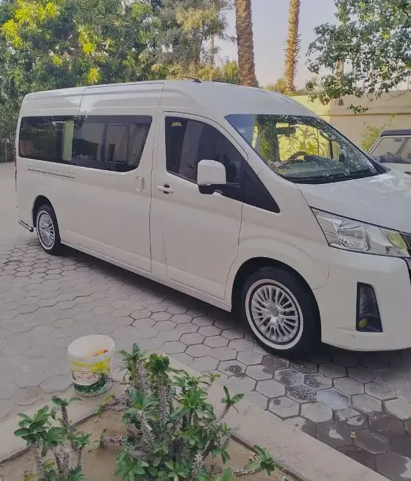 ايجار تويوتا هايس