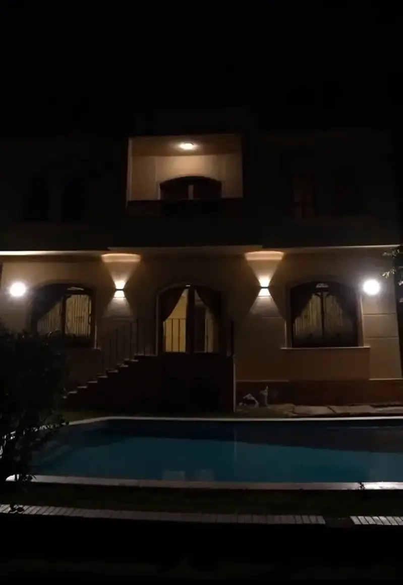 Fully furnished daily rental villa in Sheikh Zayed