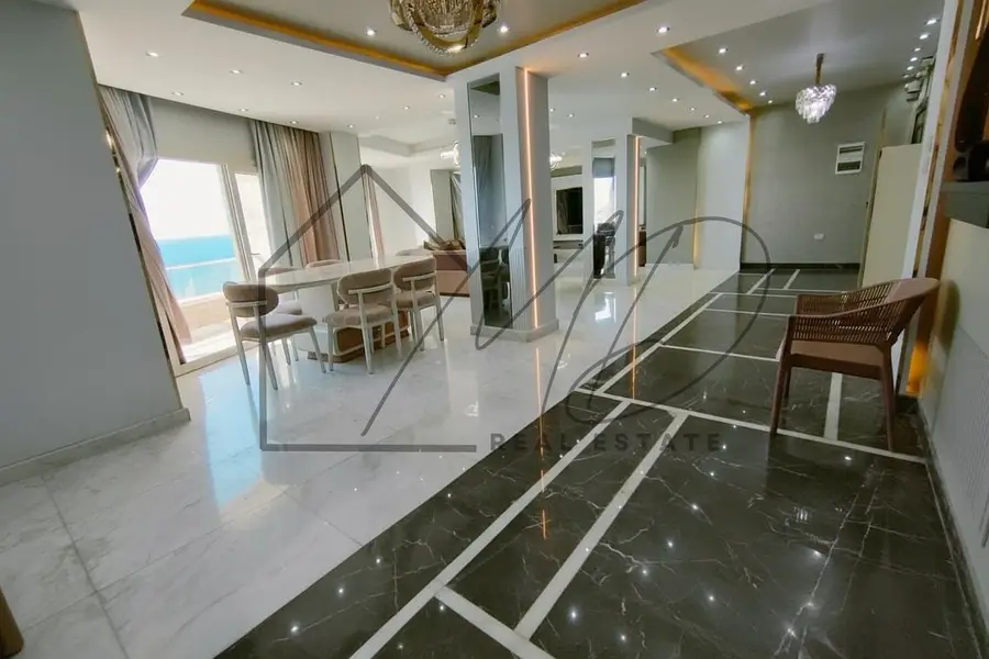 Furnished apartment for rent in Sporting, 210 sqm