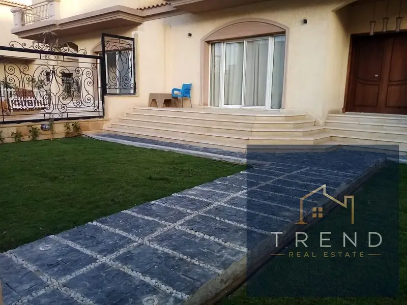 Distinct Town House for Rent in Rehab 2