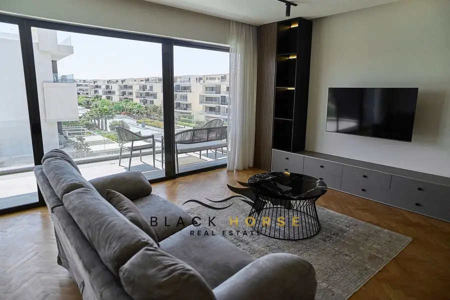 Luxurious 4-bedroom penthouse for rent in Lake View Residence