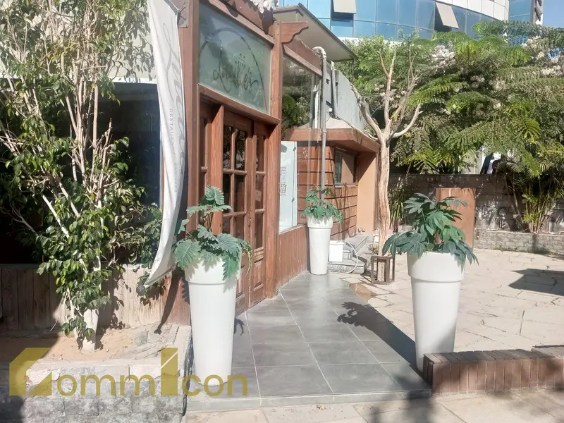 Commercial store, finished, for rent in Fifth Settlement, suitable for a restaurant or cafe