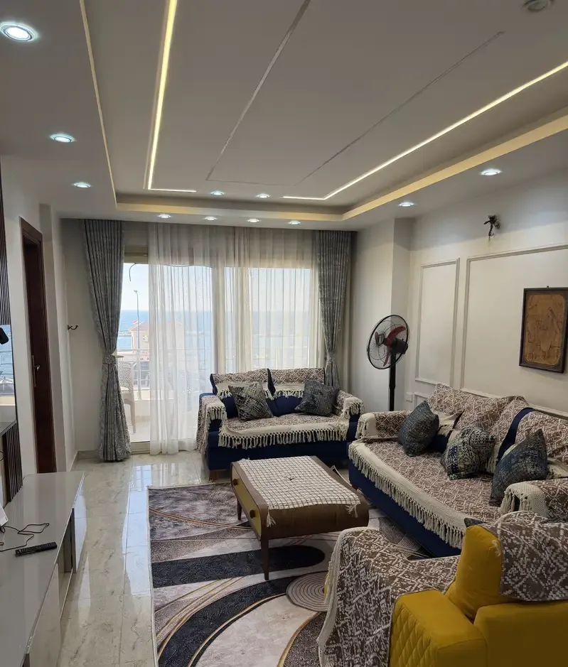 Furnished hotel apartment for rent in Miami directly on the sea