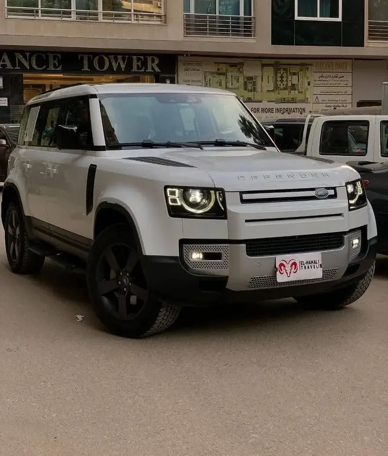 Range Rover Defender موديل 2025