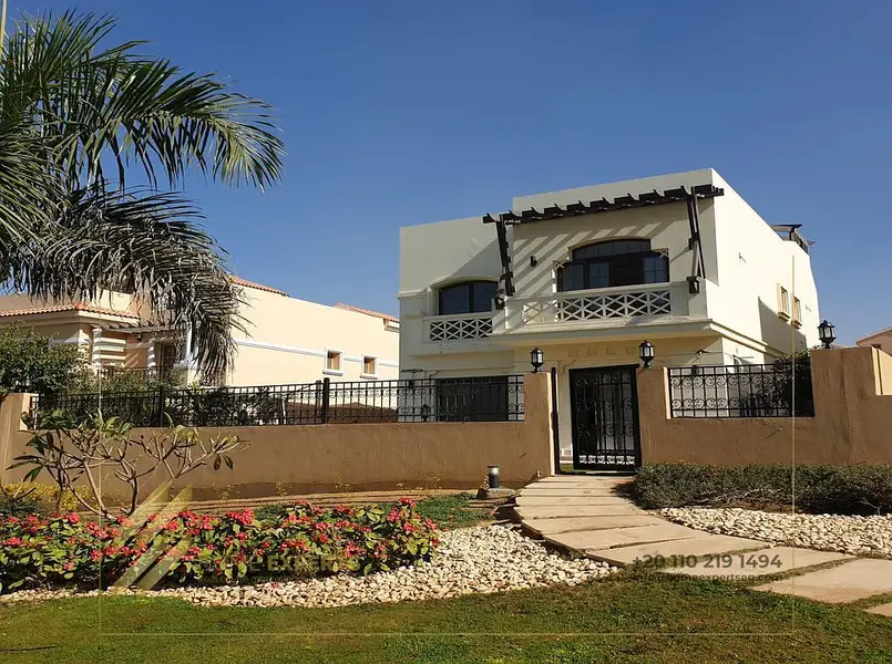 Furnished standalone villa with pool for rent in Hyde Park