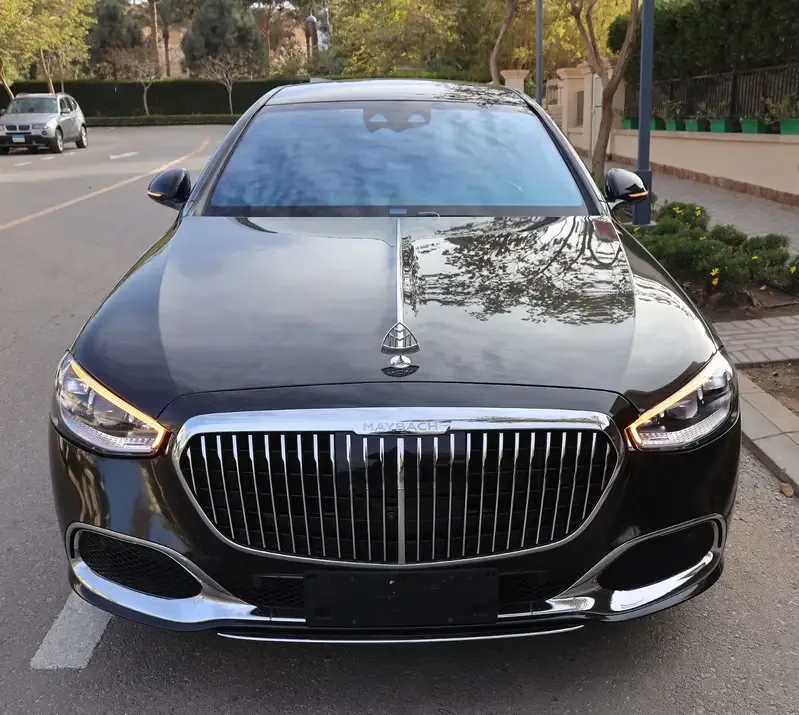 مرسيدس S580 مايباخ للإيجار بالسائق