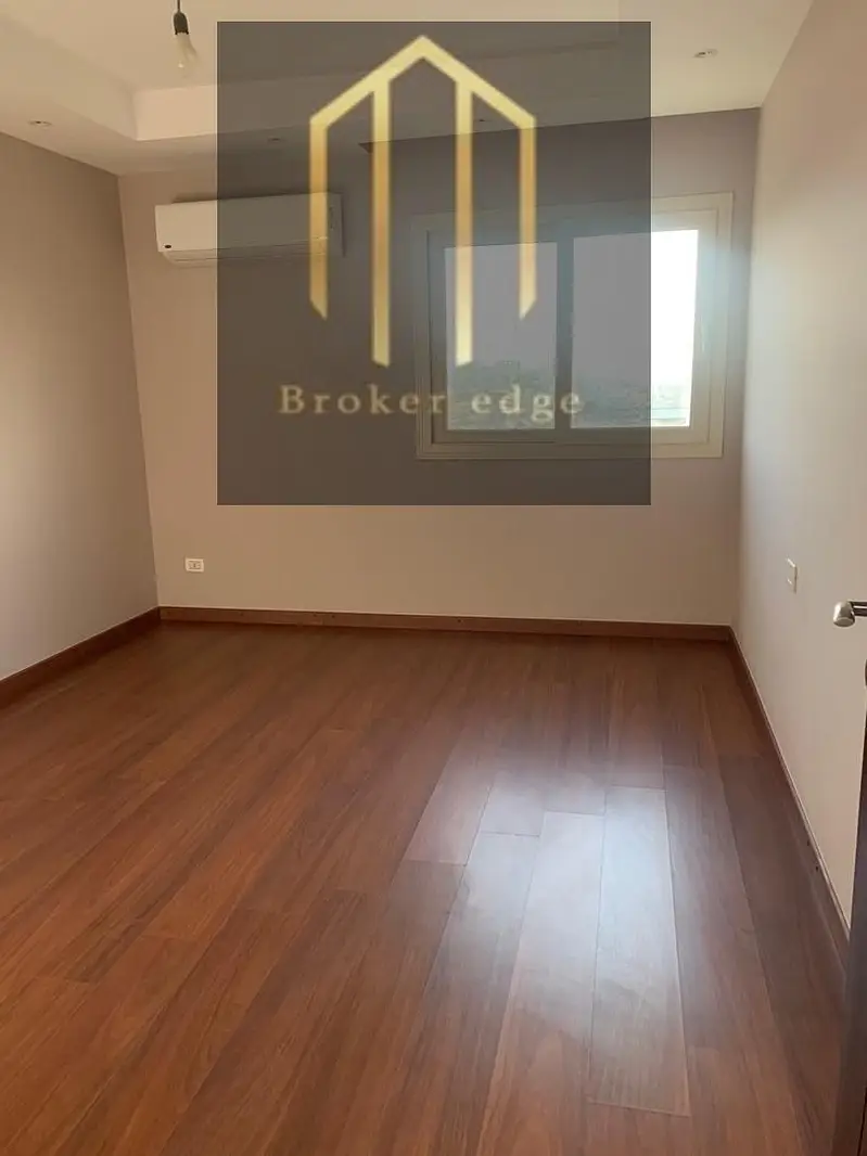 Office for rent in El Sab' Emarat and Merghany Street
