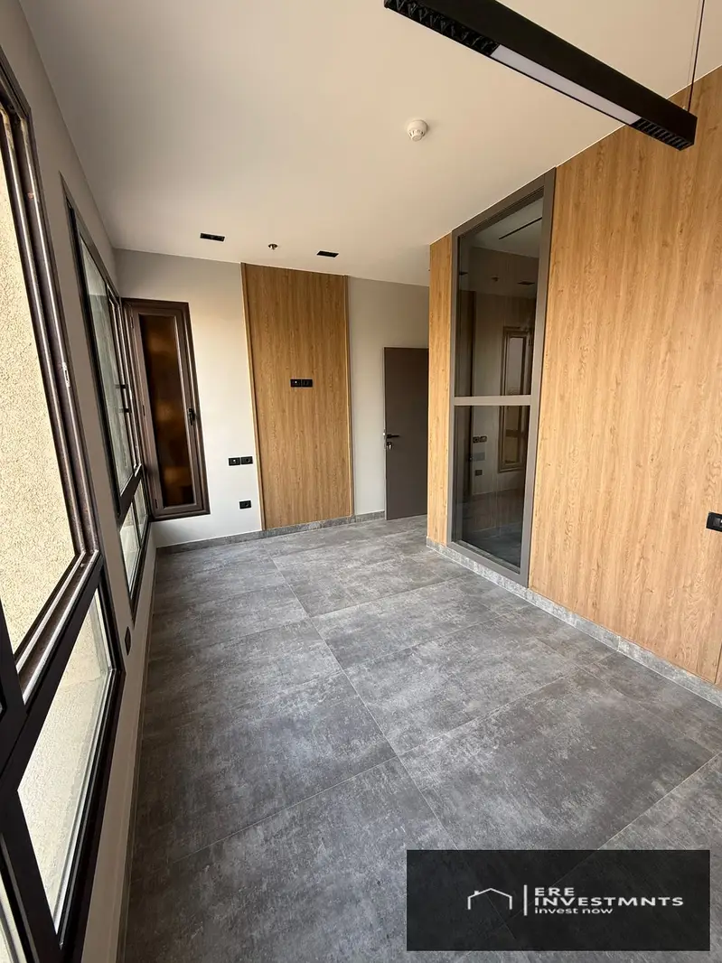 Office for rent with luxury finishing and ACs in District 5