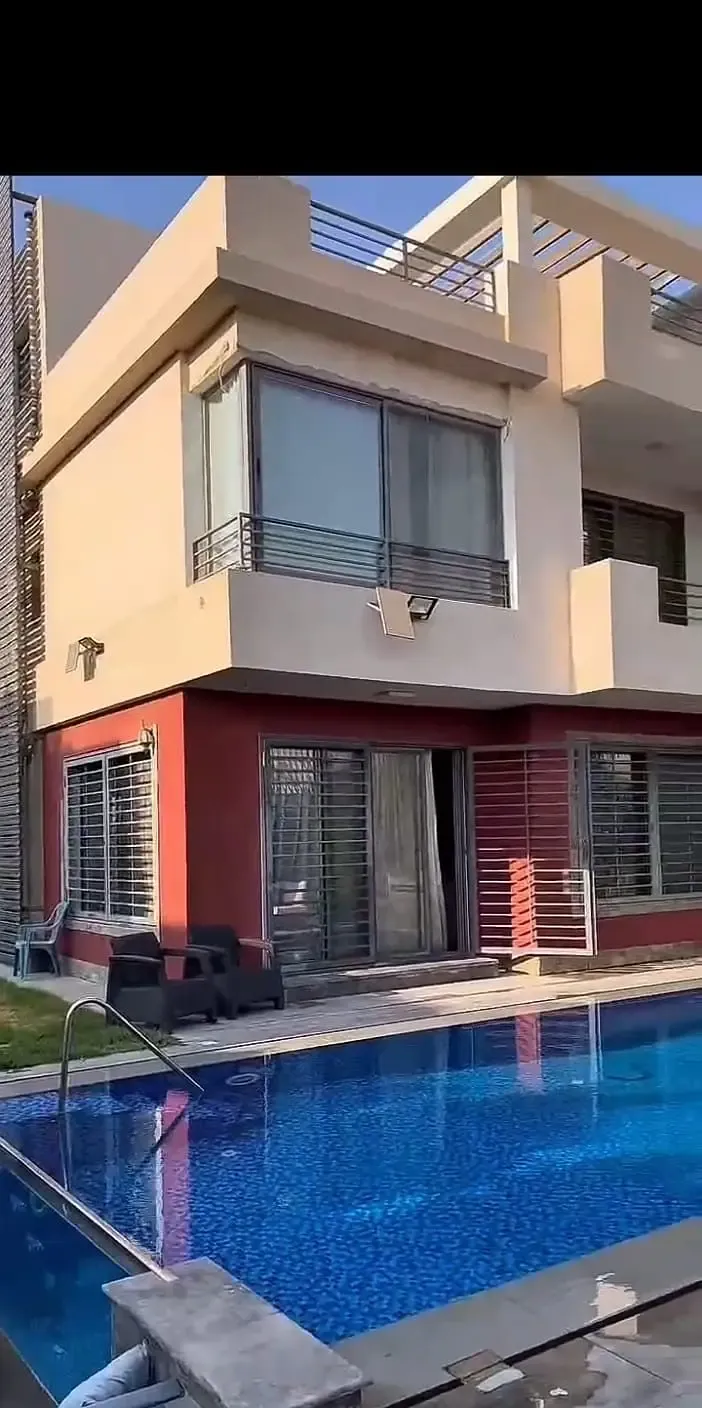 Modern furnished villa with a swimming pool in Sheikh Zayed