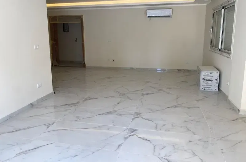 شقة للإيجار في ذا سكوير – القاهرة الجديدة | دور أرضي بحديقة