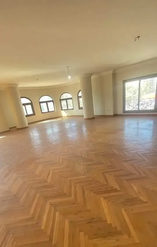 Administrative office for rent, 380 sqm, overlooking Sporting Club, directly on Abu Qir Street