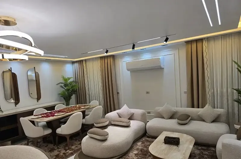 شقة مفروشة للايجار في مكرم عبيد اول سكن 200م