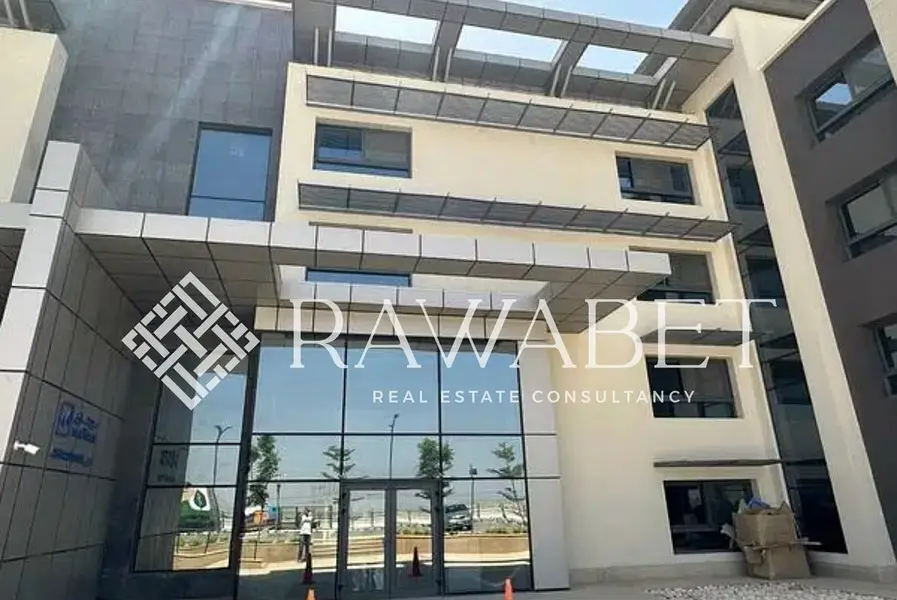 Clinic for rent 80 sqm in Mid Town Mall, New Giza