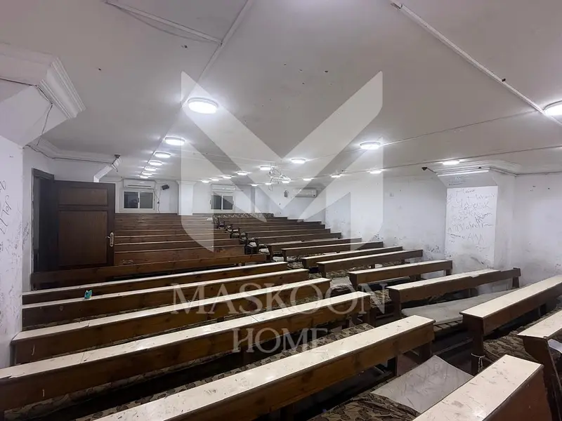 Administrative headquarters 300sqm with private entrance next to San Stefano