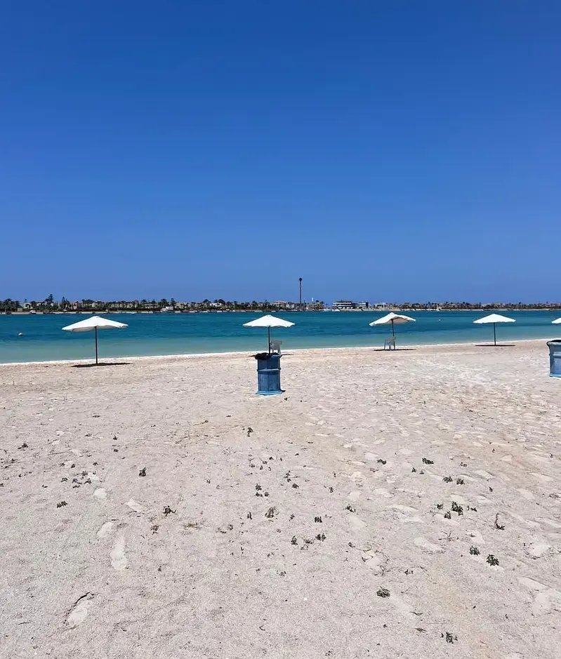 فيلا أول صف بحيرة ببسين خاص في مارينا 4