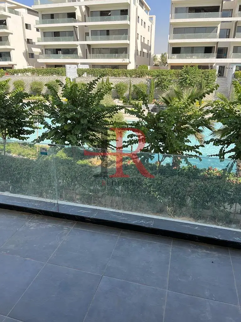 Apartment for rent in Lake View Residence directly on the lake