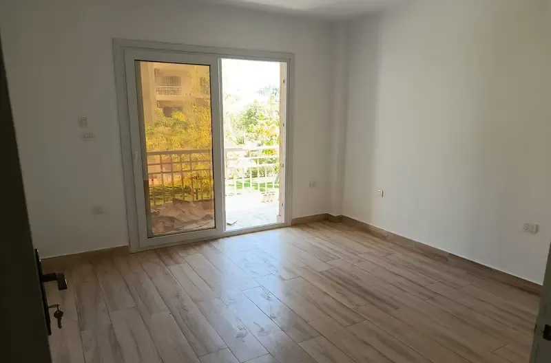 Apartment for rent in Madinaty, 133 sqm, special finishing, wide garden view, B11