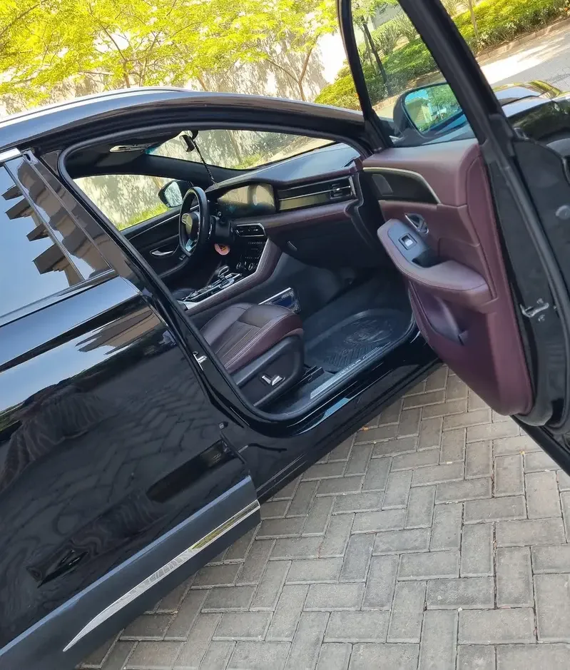 تأجير سيارات سيدان و SUV في القاهرة الجديدة