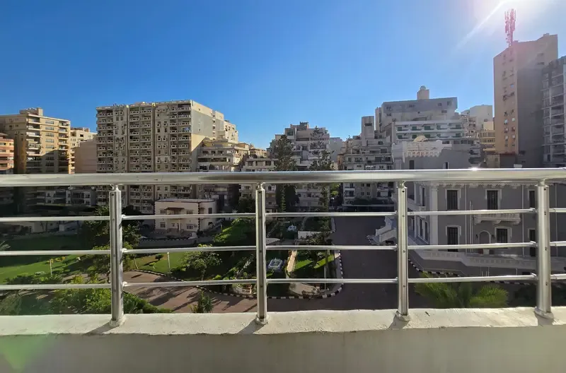 New law apartment for rent in Gleem overlooking the entire Mirghani Palace