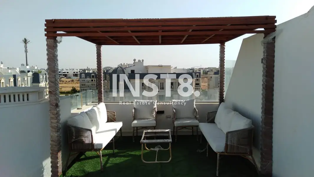 Corner iVilla Penthouse for Rent in Mountain View Hyde Park