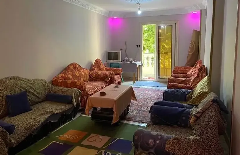 شقة مفروشة ١٣٠م ايجار سنوي بالبيطاش العجمي