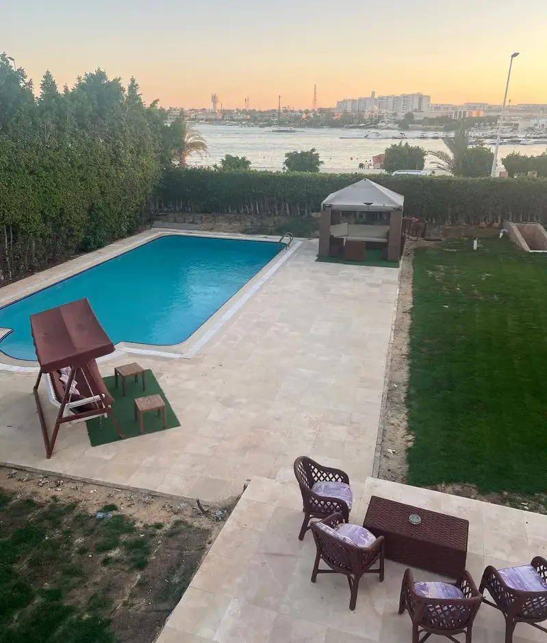 فيلا فاخرة للإيجار في مارينا 7