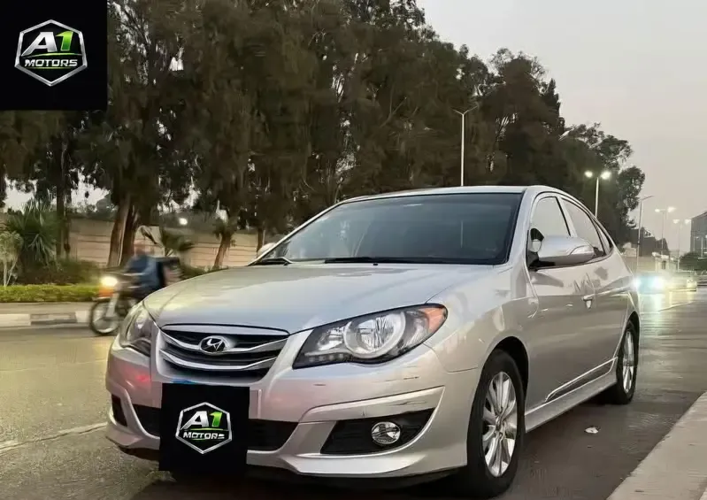 إيجار سيارة HD كاملة هاي لاين بفتحة سقف