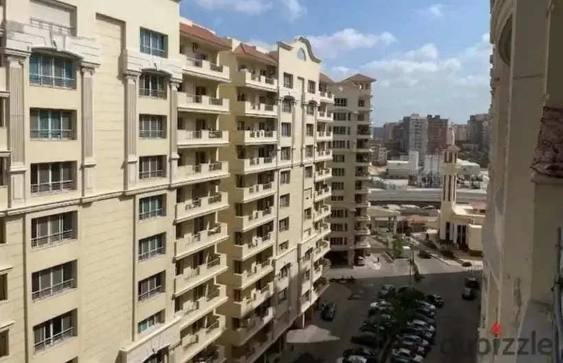 مكتب 90م للايجار في رشدي شارع ابو قير