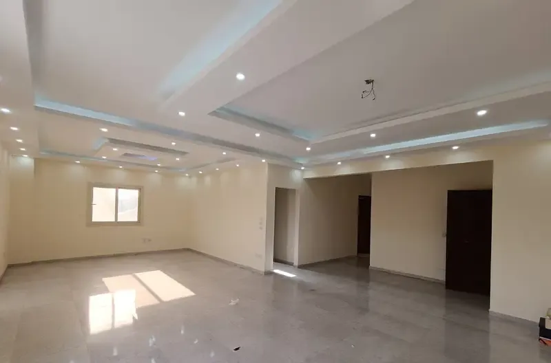شقة للايجار بالحي الاول شرق بمدينة الشروق