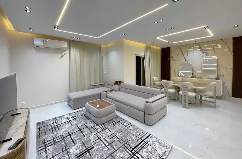 شقة مفروشة للإيجار أول سكن بكمباوند الخمائل بالشيخ زايد