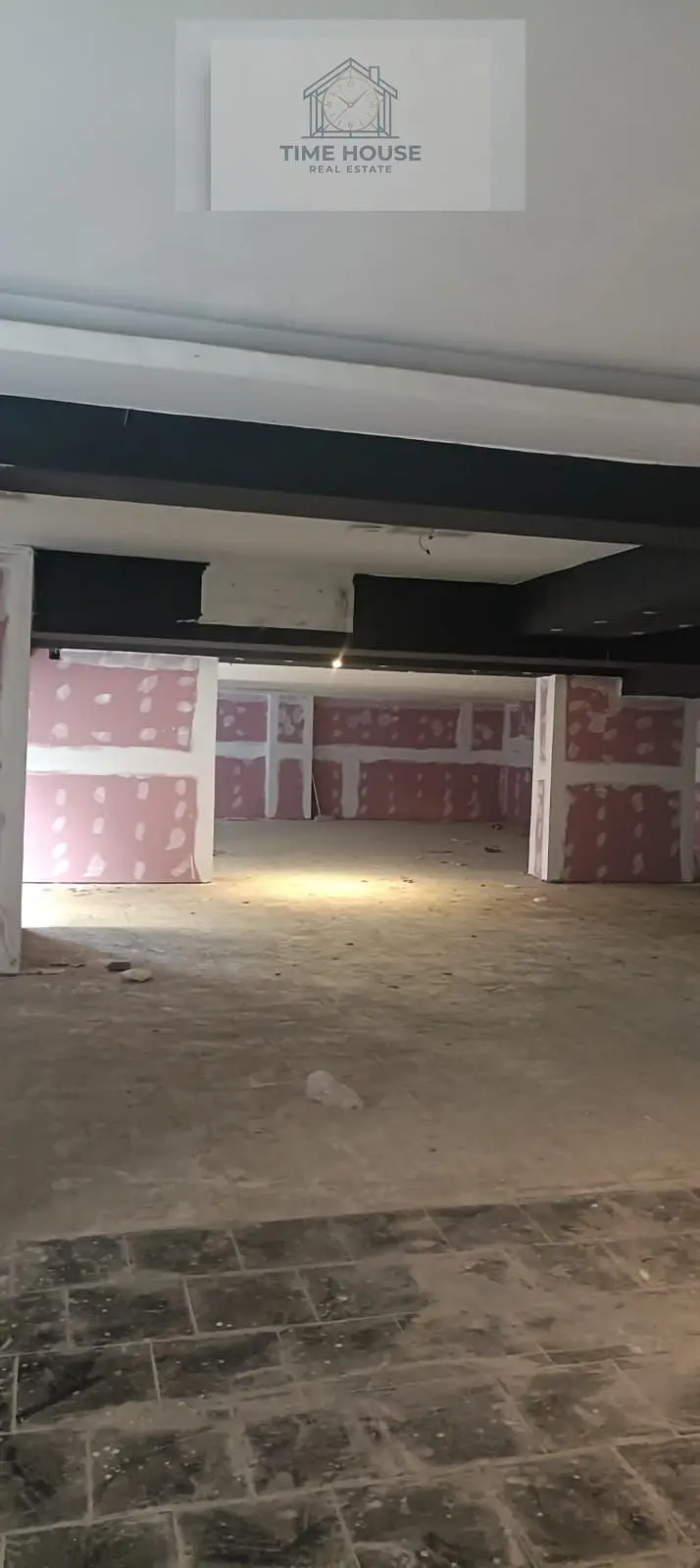 Commercial store for rent, 900 sqm, on Asmaa Fahmy Main Street, Ard El Golf