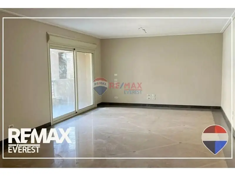 215 sqm apartment with direct view of the pyramids in New Giza
