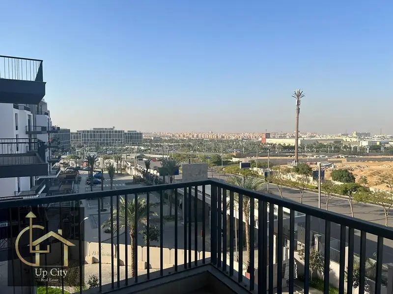 شقة مميزة أول سكن بالتكييفات والأجهزة في كايرو فيستيفال سيتي